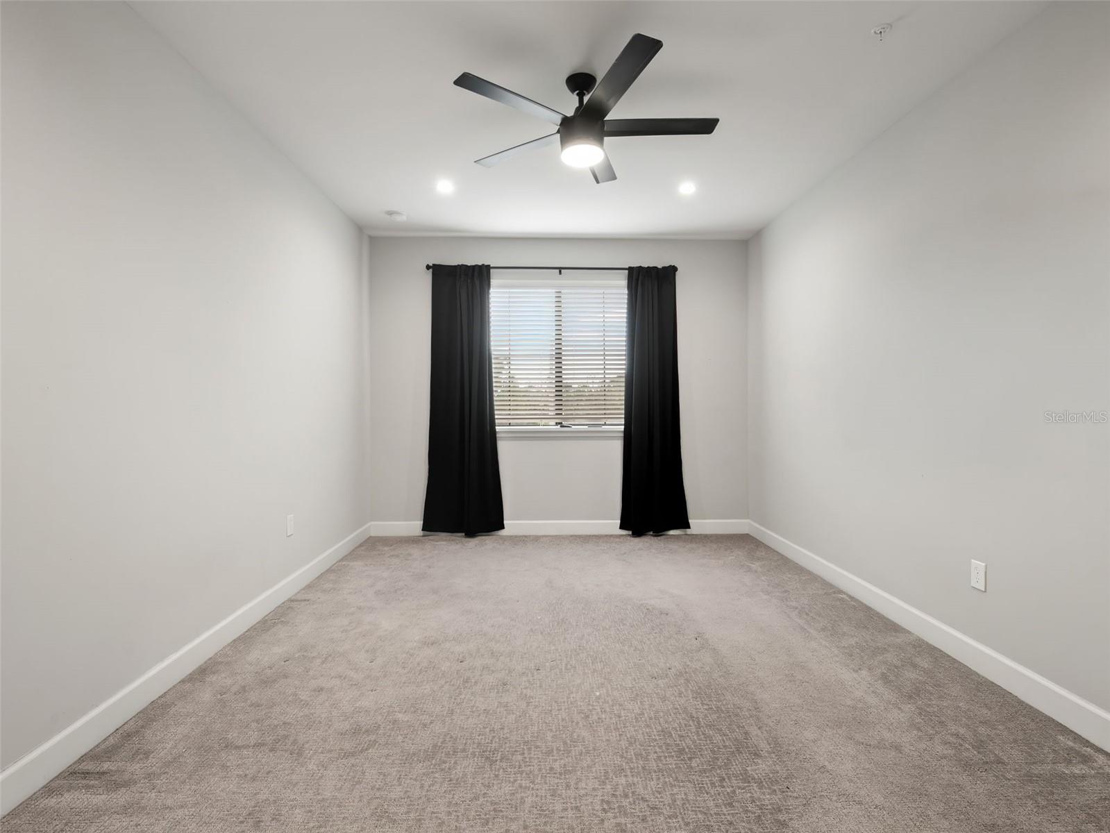 URBAN GREEN 12 - Residential