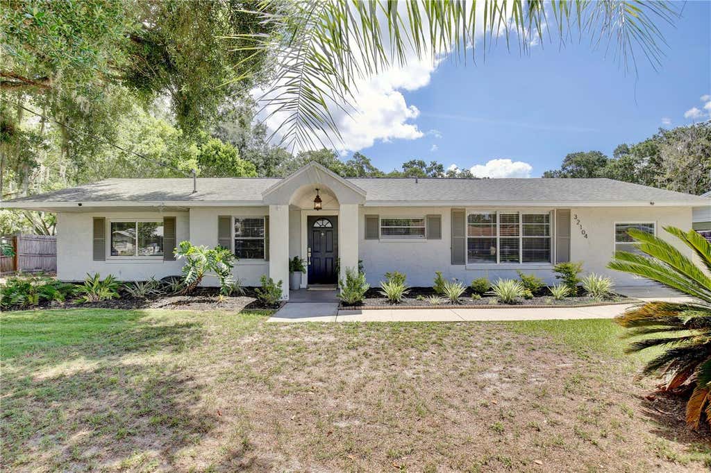 Photo of 32104 Harris Road, Tavares, FL 32778 (MLS # O6414706)