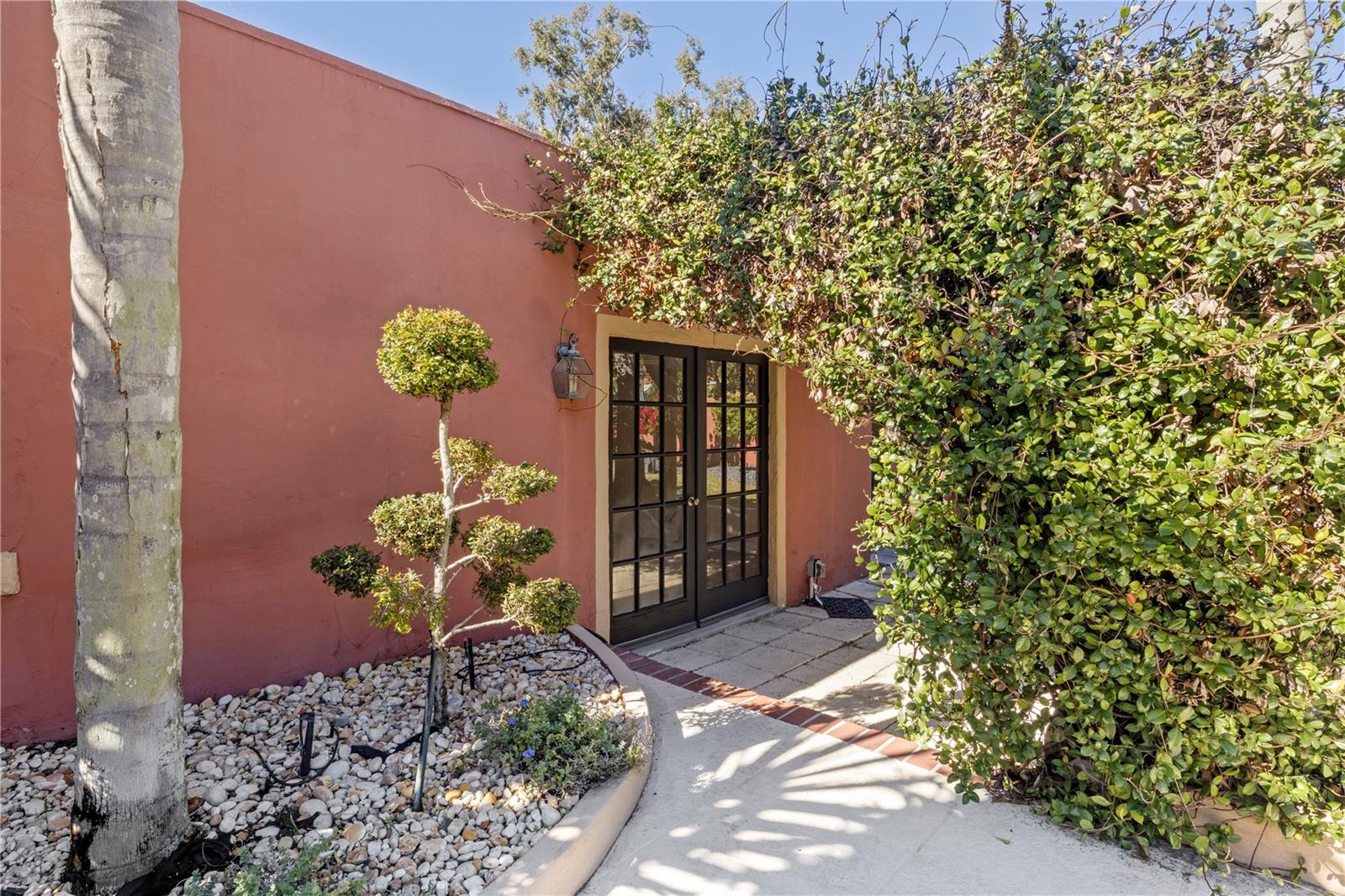 PALMA SOLA PARK - Residential