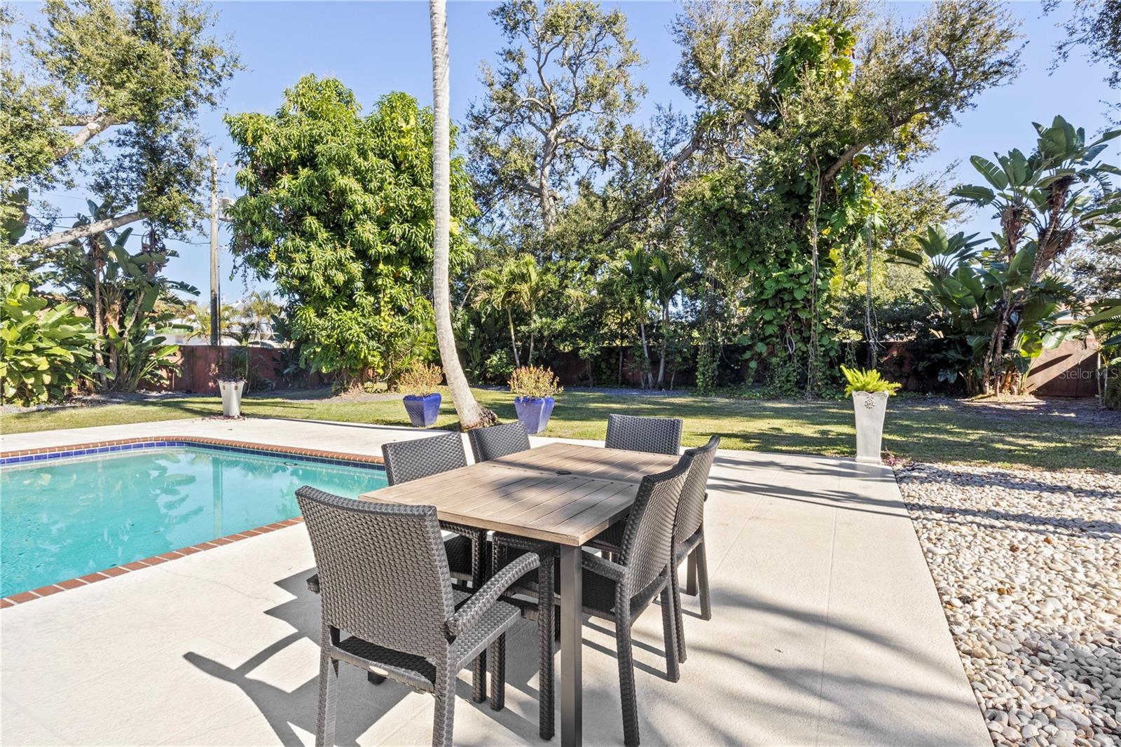 PALMA SOLA PARK - Residential