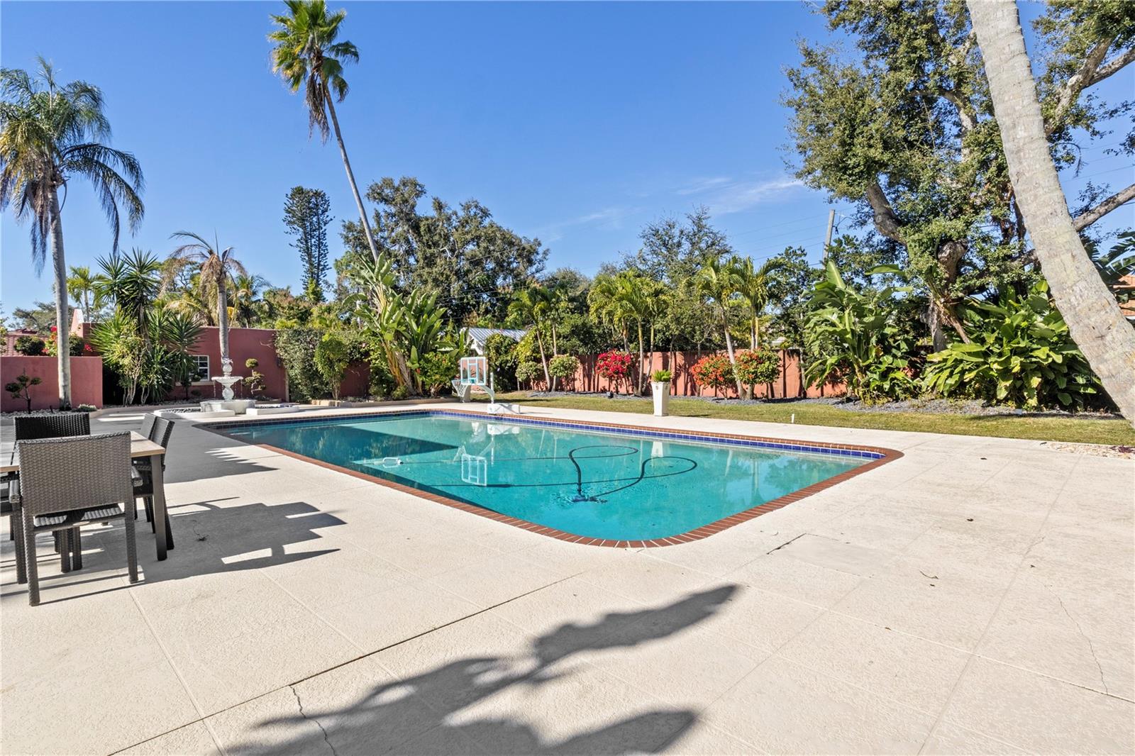 PALMA SOLA PARK - Residential