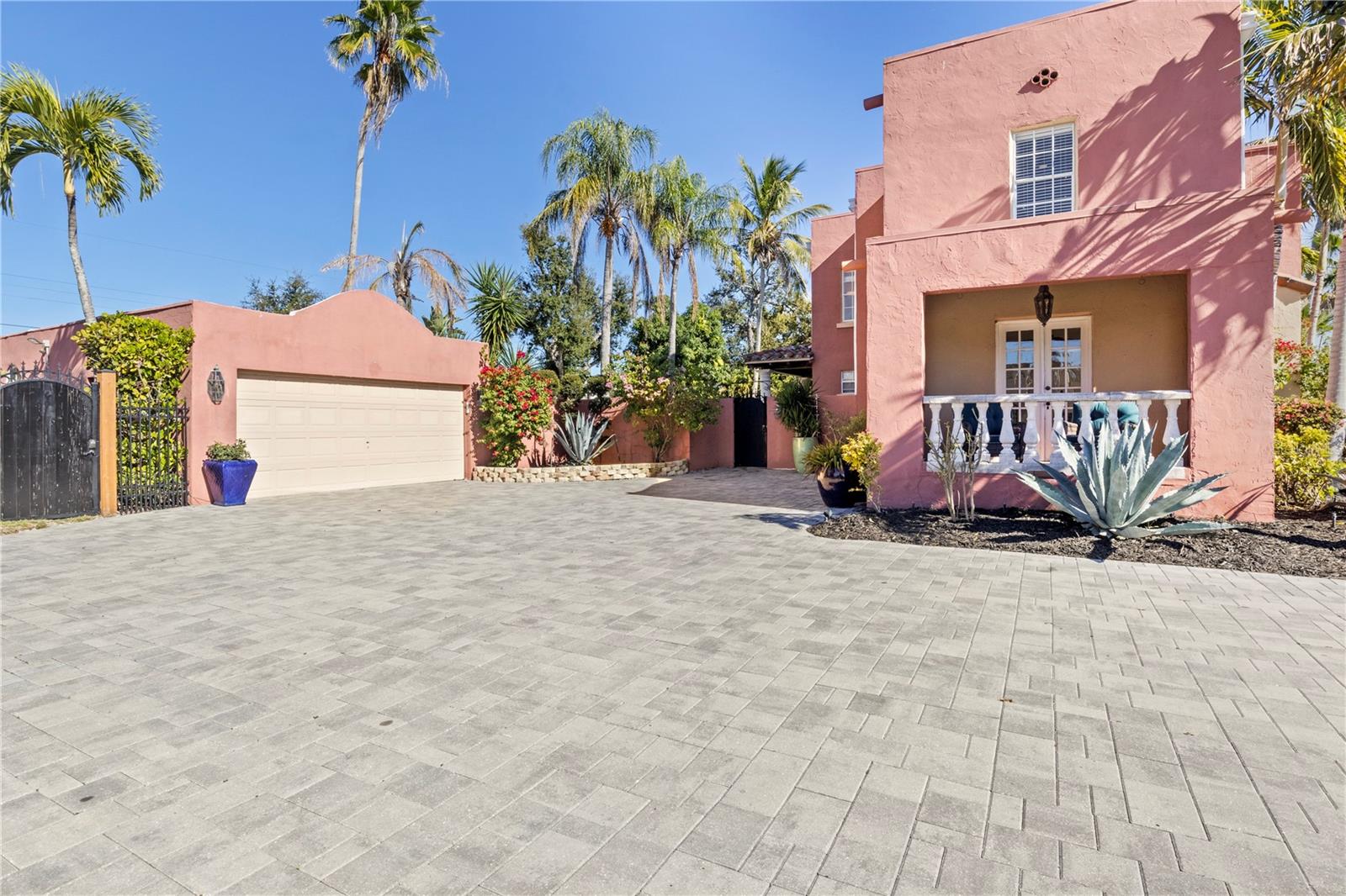 PALMA SOLA PARK - Residential