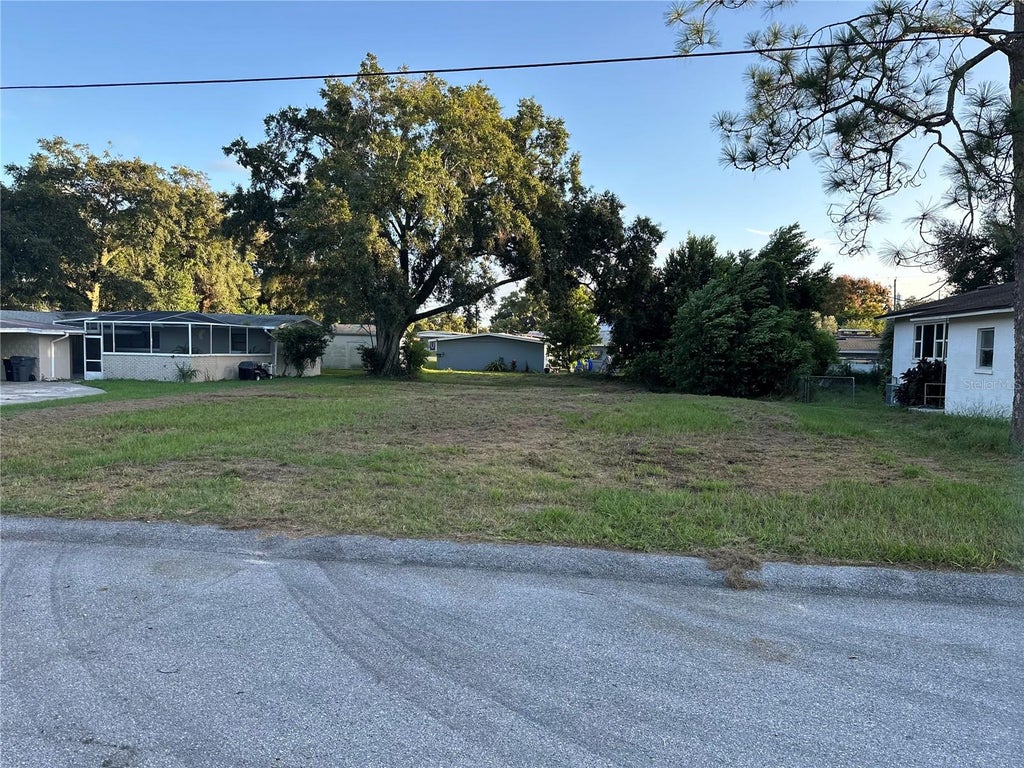 Photo of 0 Avenue S SE, Winter Haven, FL 33880 (MLS # TB8561198)