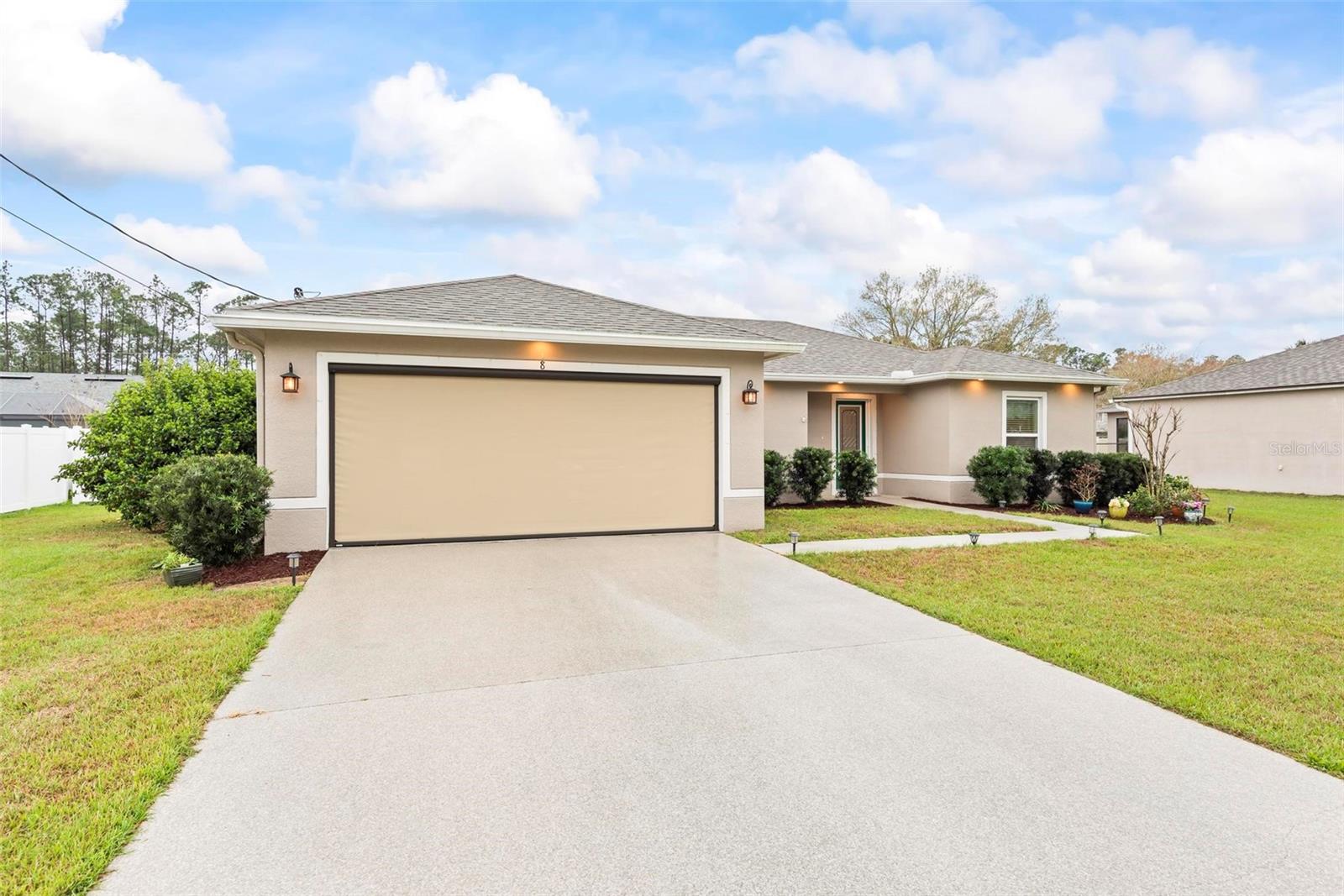 8 SMOKE TREE PLACE