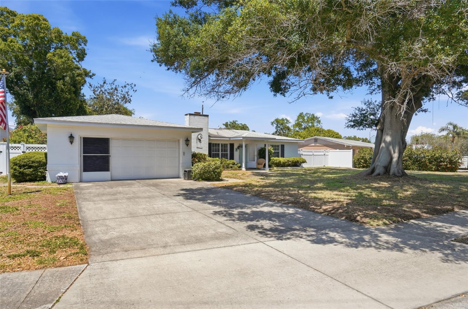 KENNETH CITY - Residential