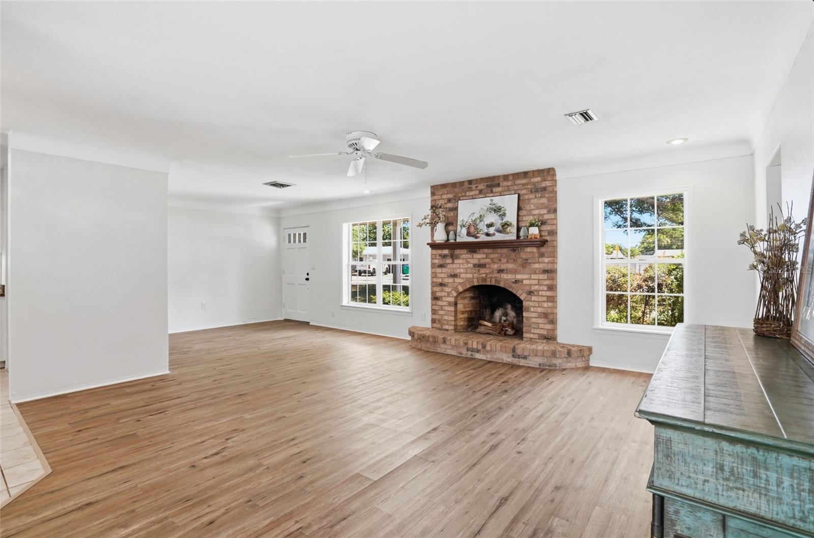 KENNETH CITY - Residential