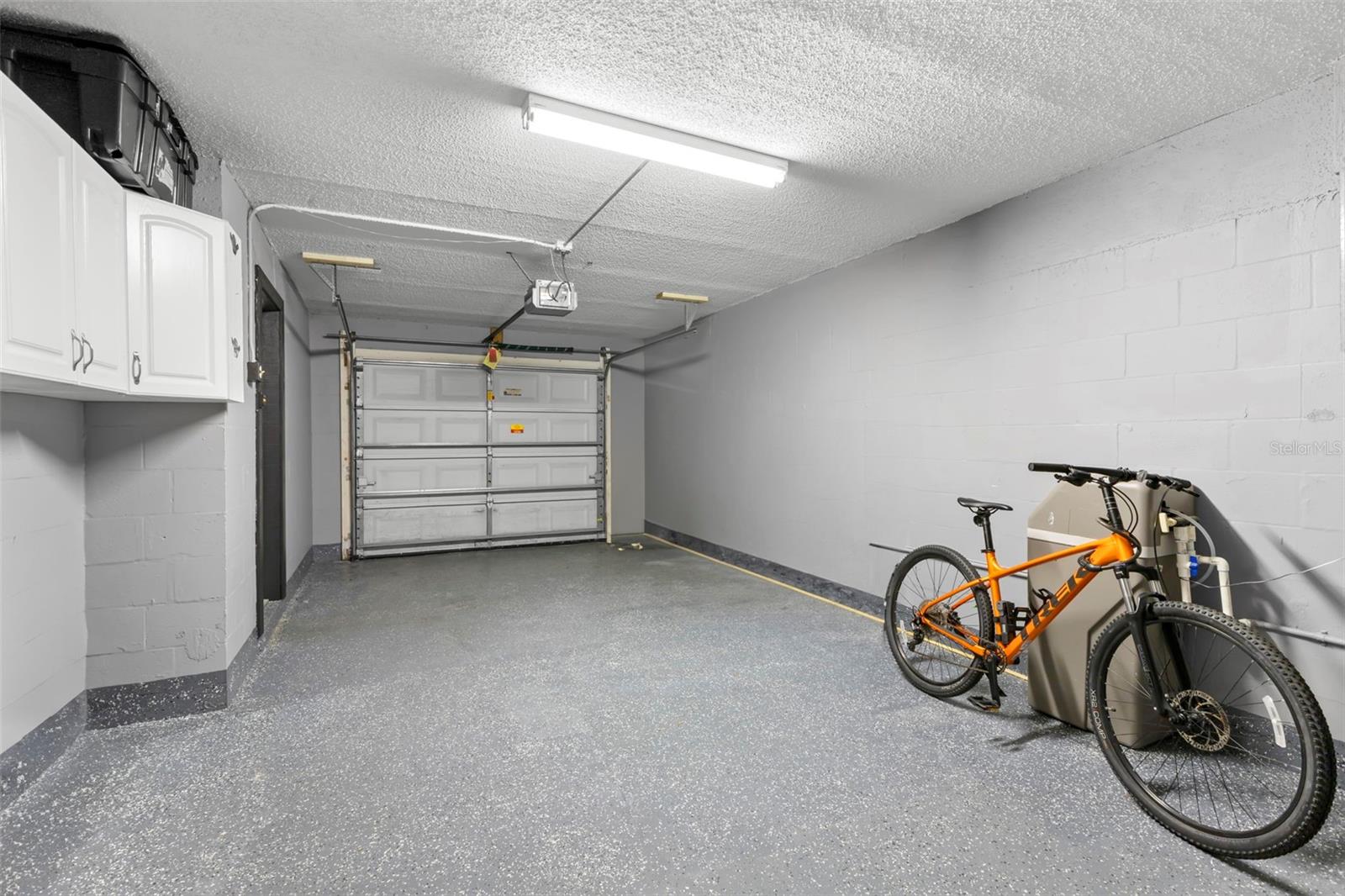 TREASURES OF CAPRI CONDO - Residential Lease