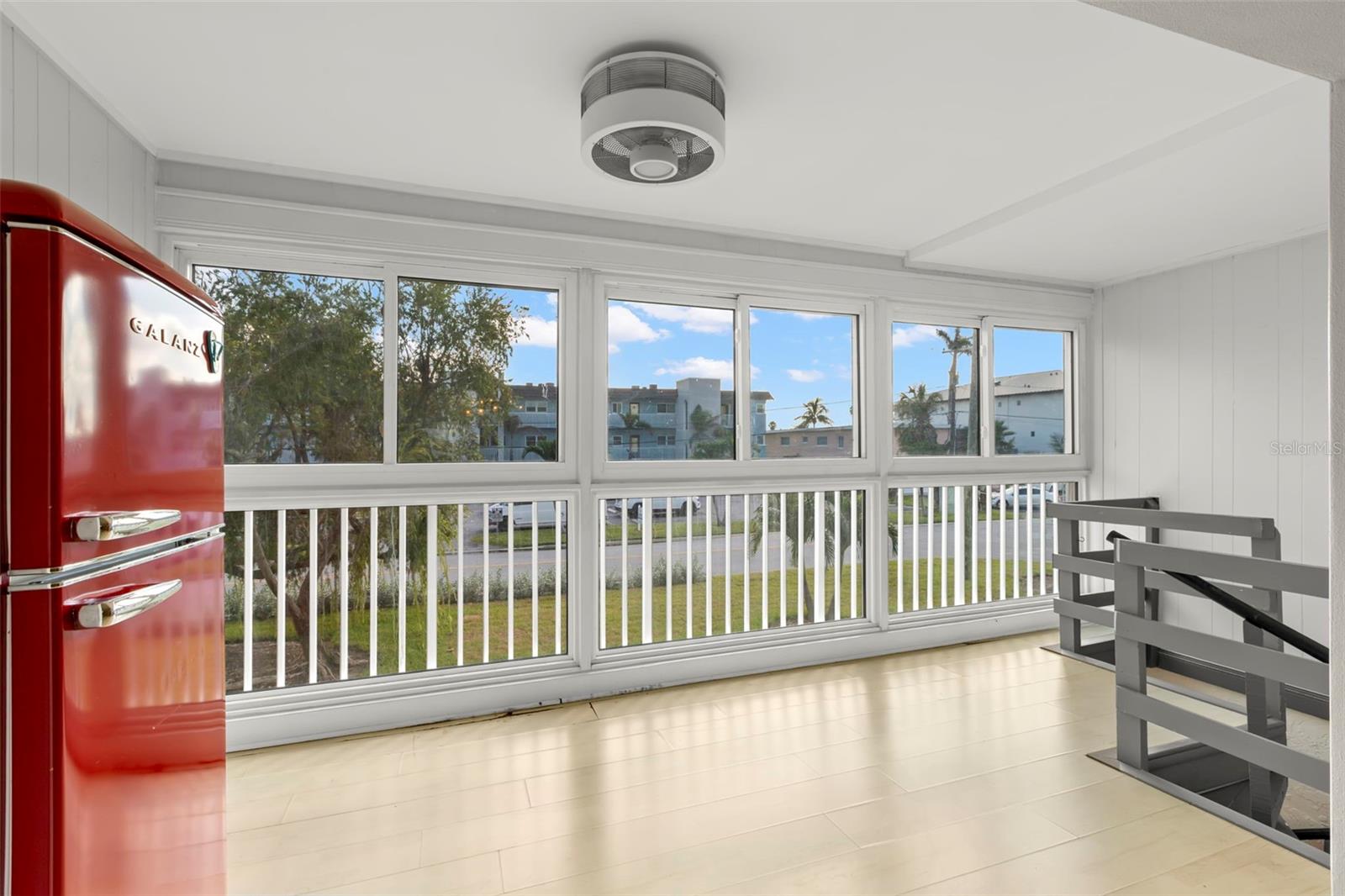 TREASURES OF CAPRI CONDO - Residential Lease