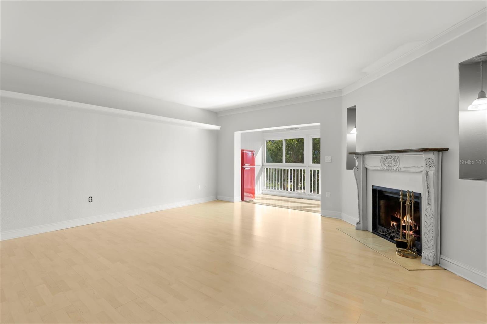 TREASURES OF CAPRI CONDO - Residential Lease