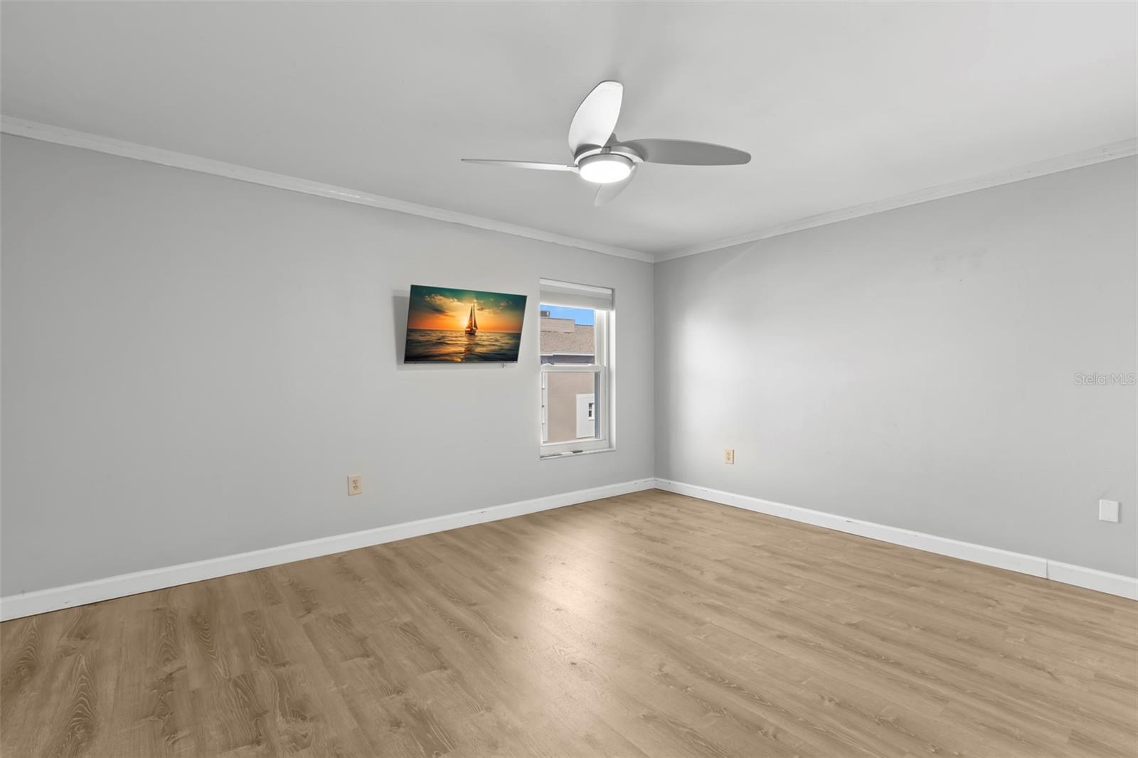 TREASURES OF CAPRI CONDO - Residential Lease