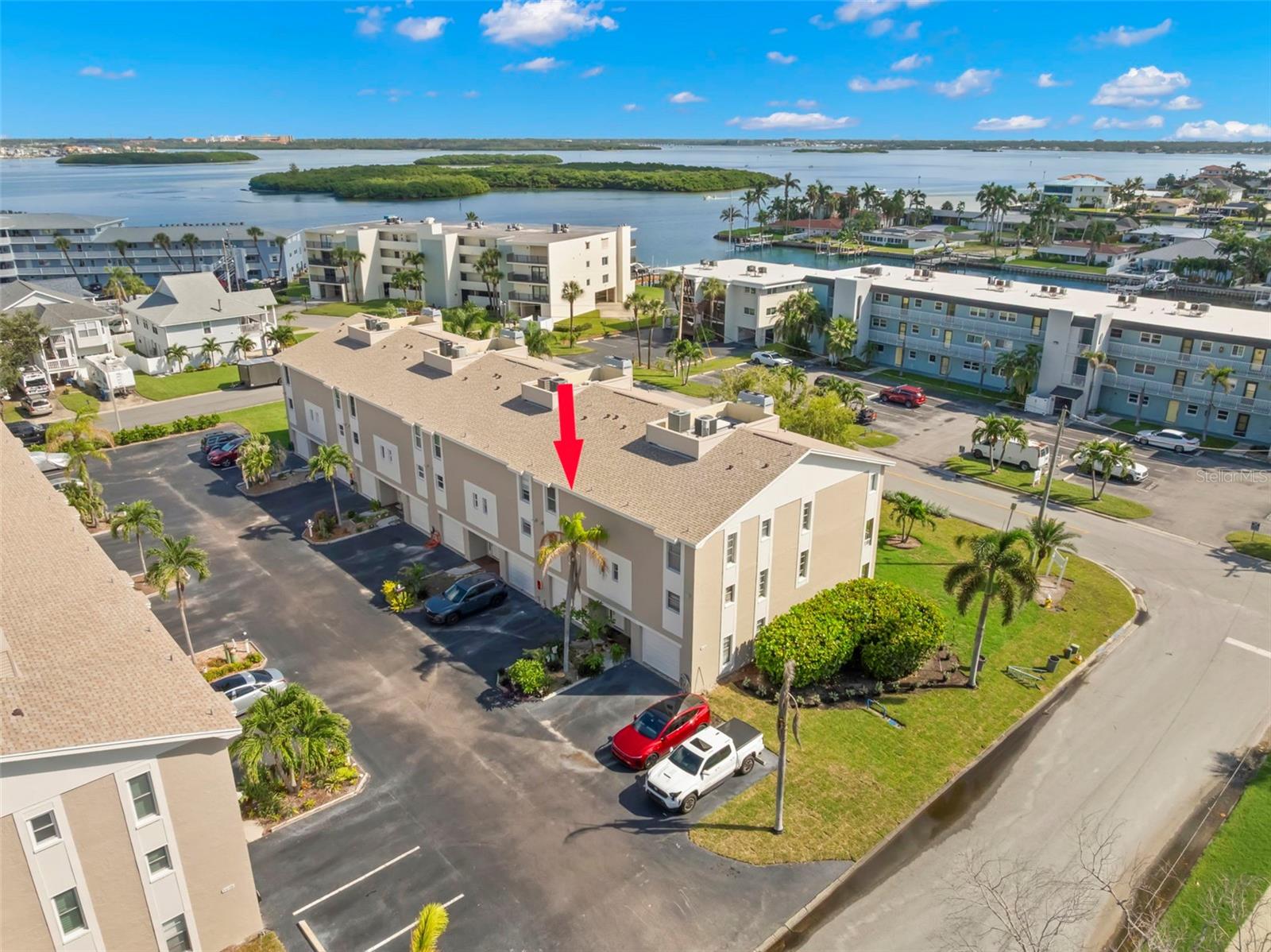 TREASURES OF CAPRI CONDO - Residential Lease