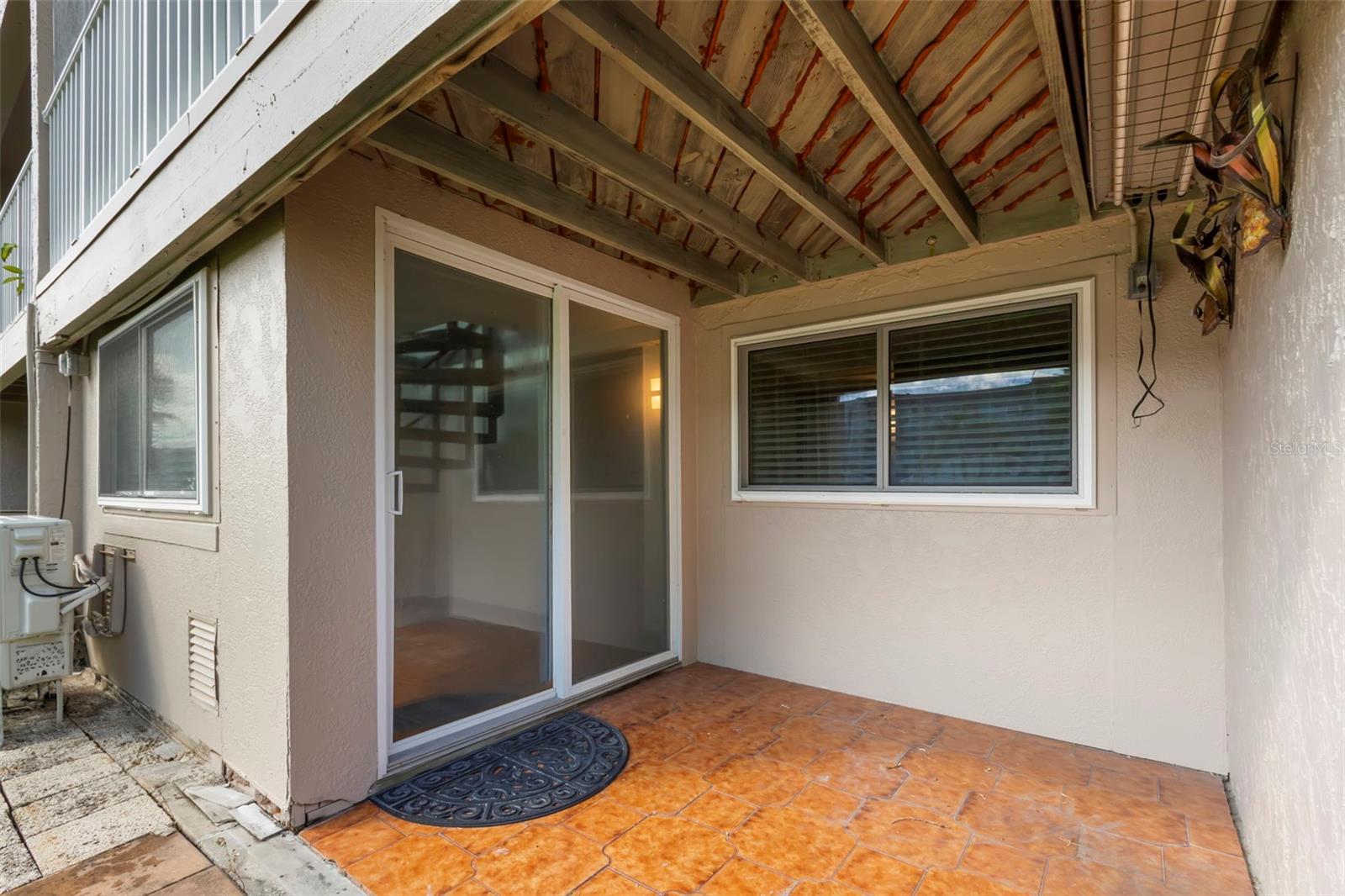 TREASURES OF CAPRI CONDO - Residential Lease