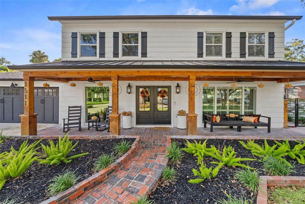 Photo of 1511 S Sheridan Forest Drive, Tampa, FL 33629 (MLS # TB8436766)