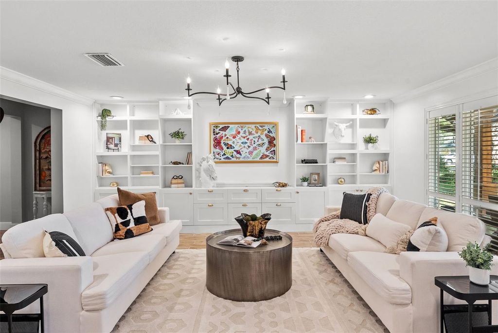 Photo of 1511 S Sheridan Forest Drive, Tampa, FL 33629 (MLS # TB8436766)