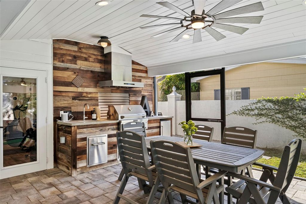 Photo of 1511 S Sheridan Forest Drive, Tampa, FL 33629 (MLS # TB8436766)