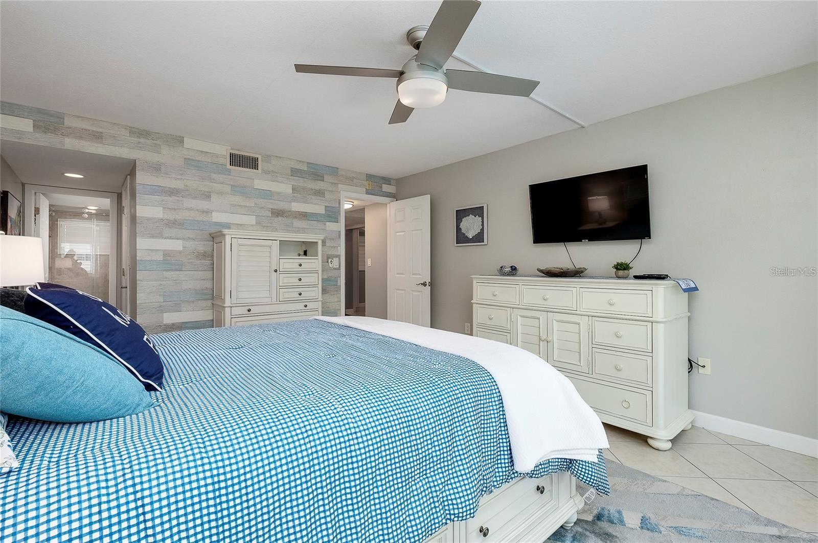 SIESTA HARBOR II - Residential Lease