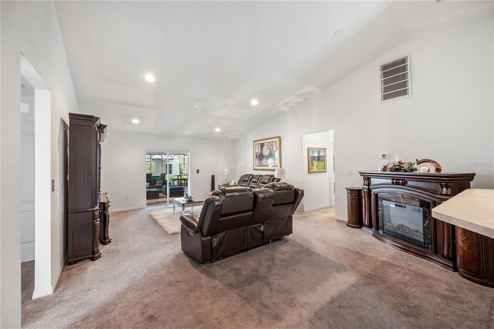 SUN N LAKE - Residential