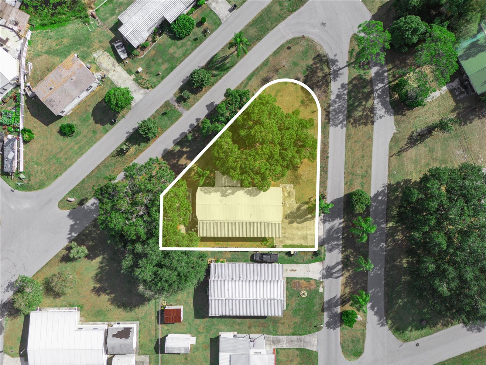 CALOOSA LAKE VILLAGE - Residential