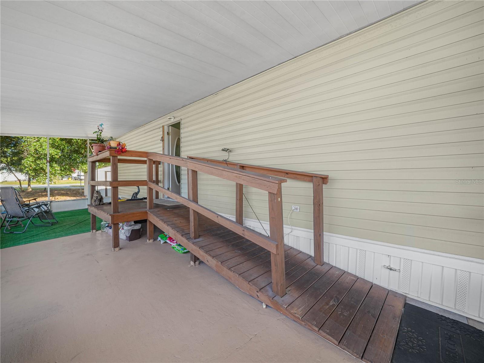 CALOOSA LAKE VILLAGE - Residential