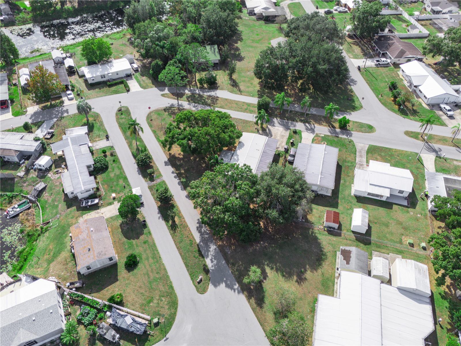 CALOOSA LAKE VILLAGE - Residential