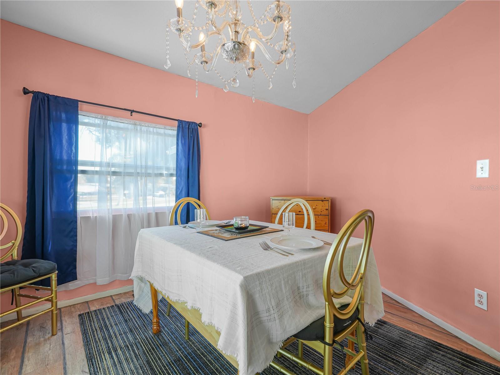 CALOOSA LAKE VILLAGE - Residential