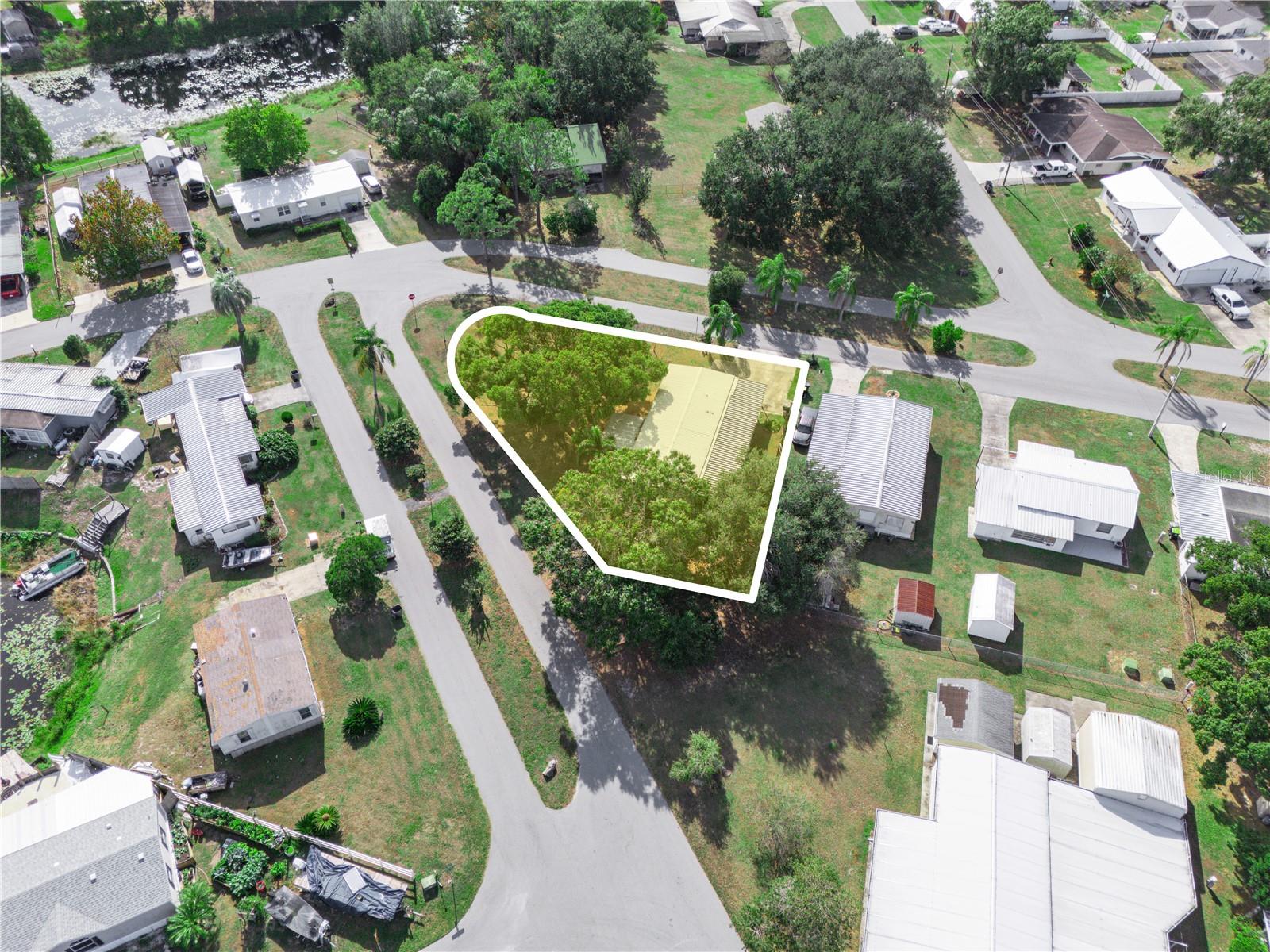 CALOOSA LAKE VILLAGE - Residential