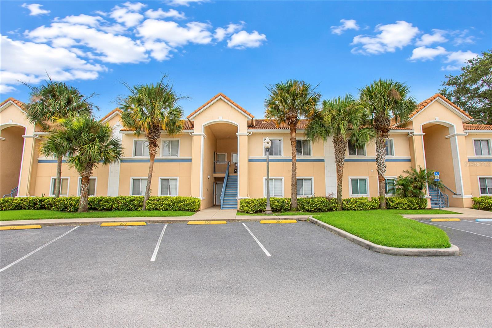 508 VILLA DEL SOL CIRCLE 204