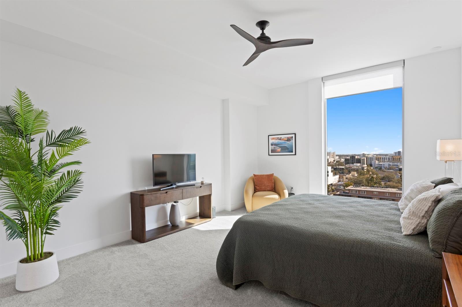 REFLECTION CONDO - Residential