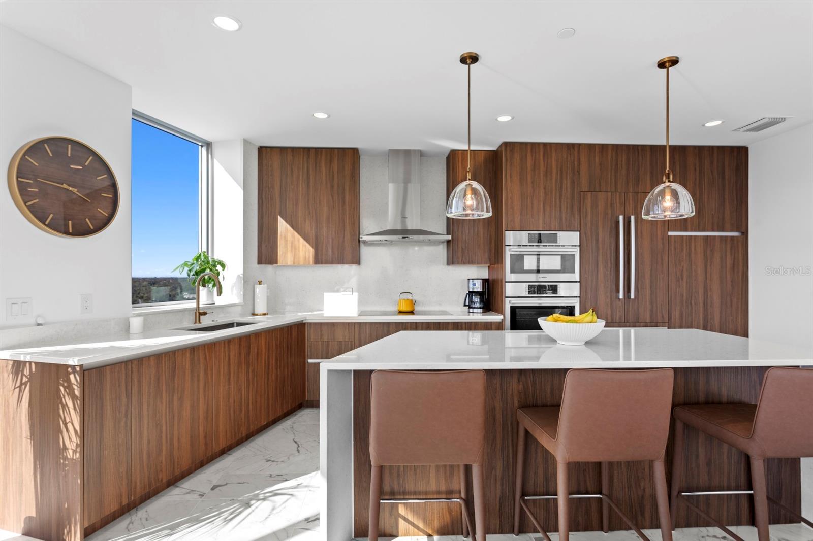 REFLECTION CONDO - Residential