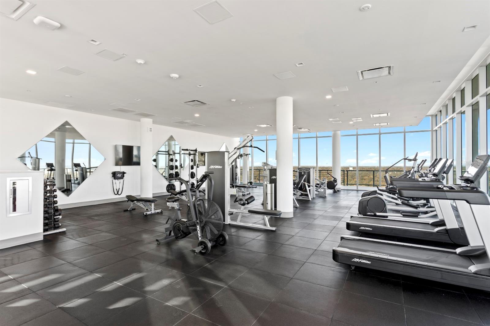 REFLECTION CONDO - Residential