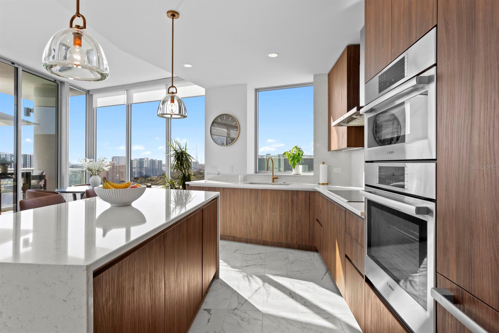 REFLECTION CONDO - Residential