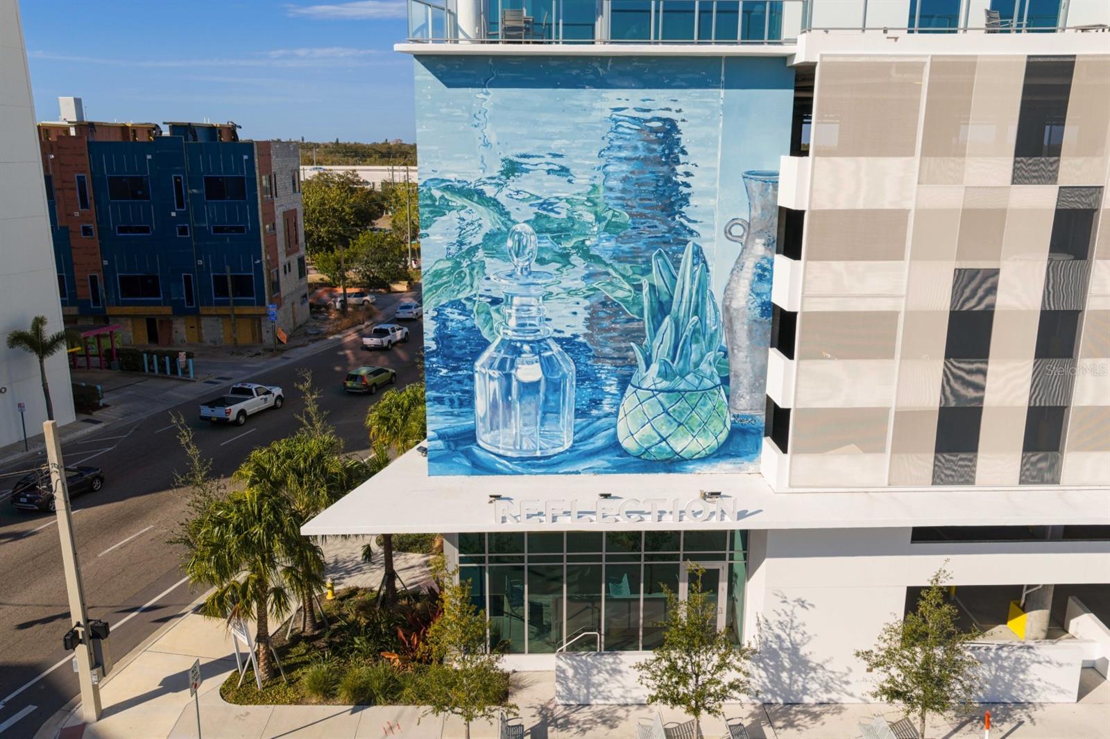 REFLECTION CONDO - Residential