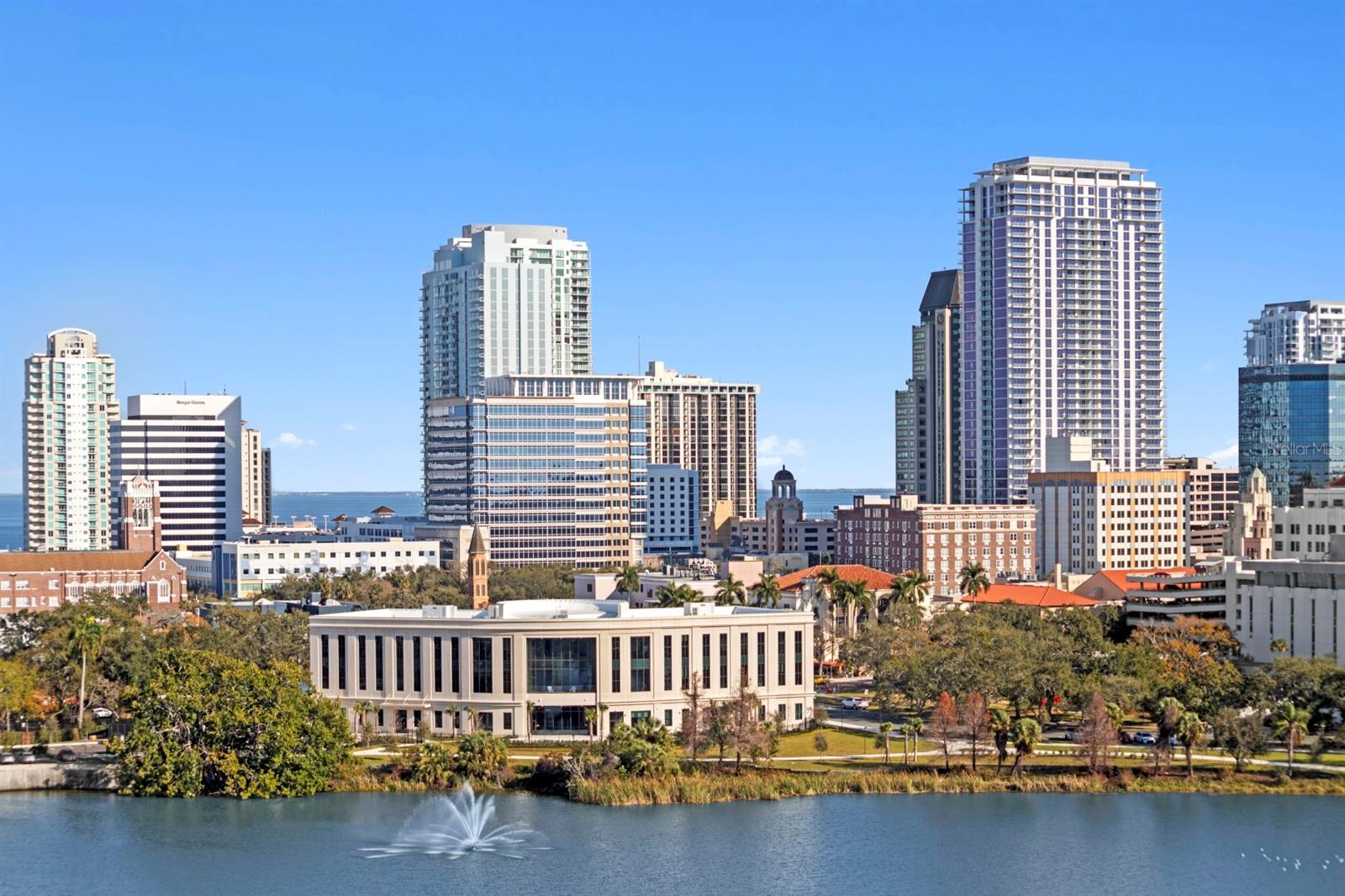 REFLECTION CONDO - Residential