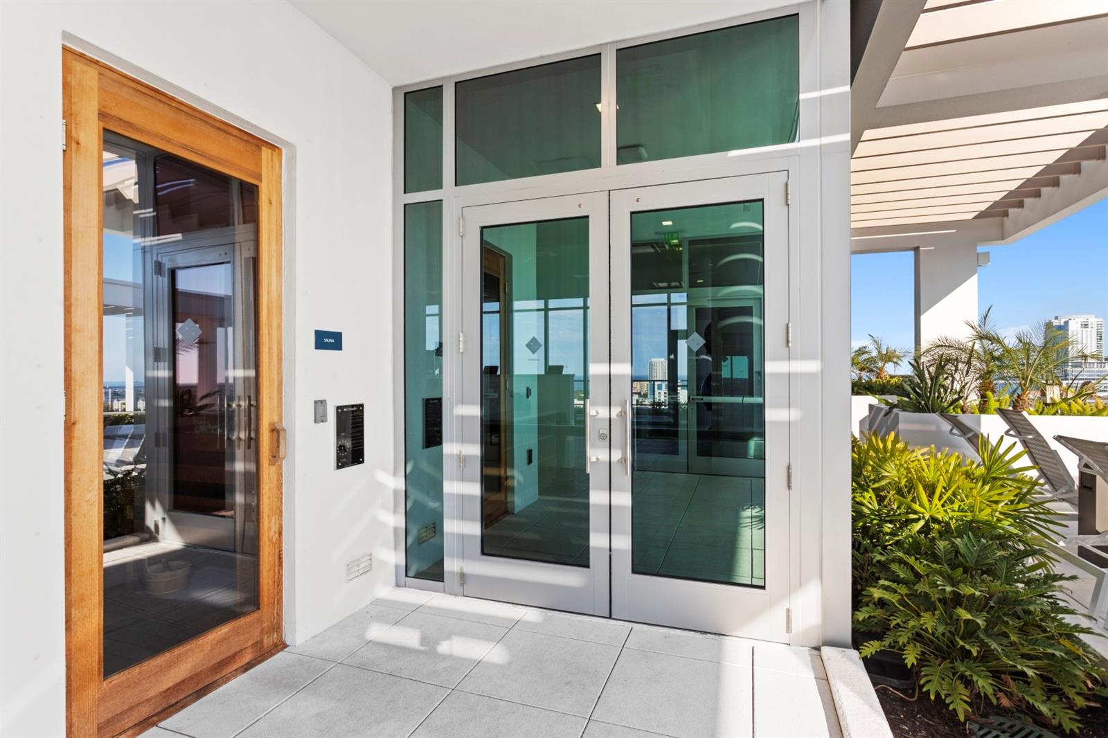 REFLECTION CONDO - Residential