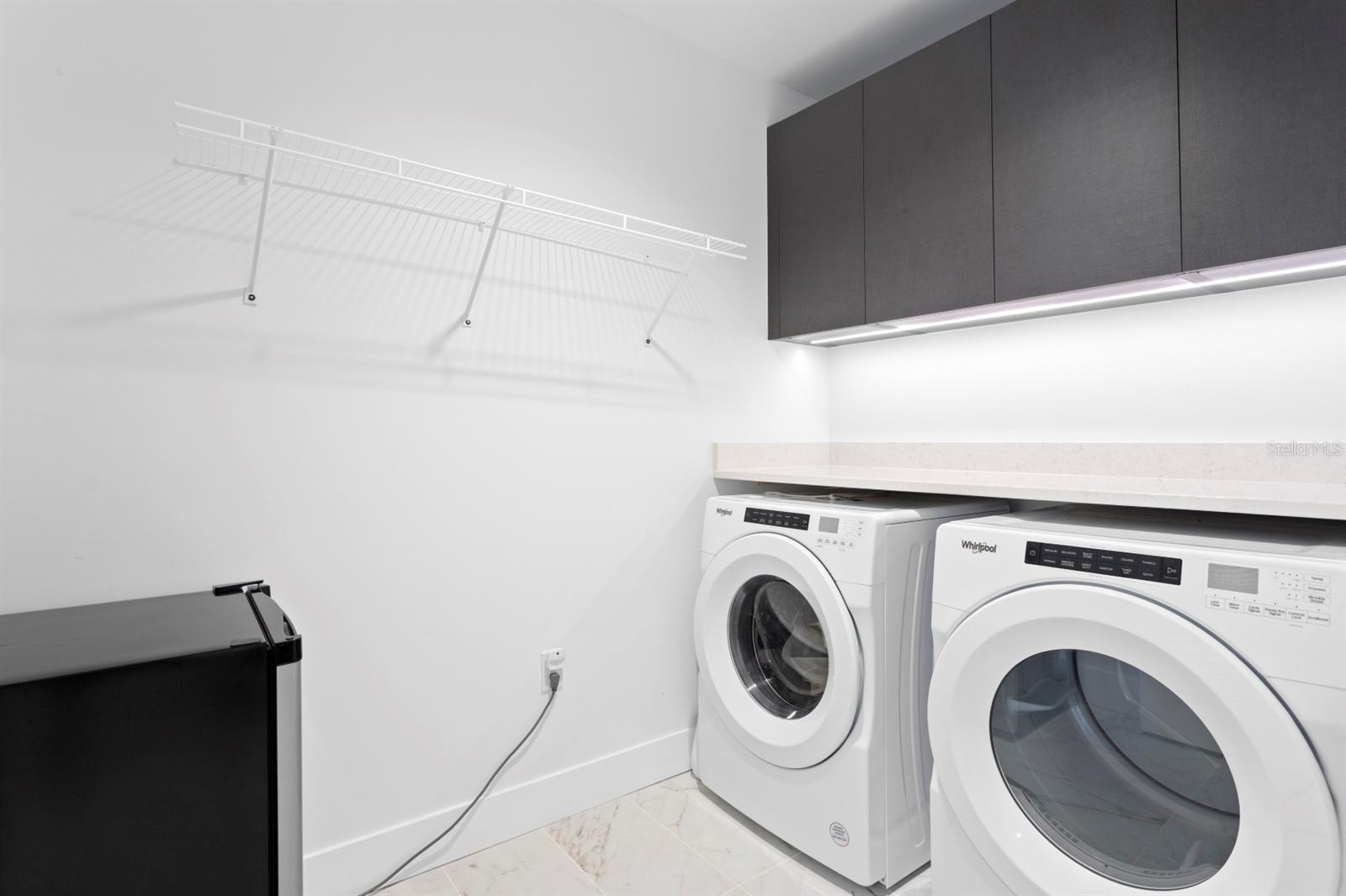 REFLECTION CONDO - Residential