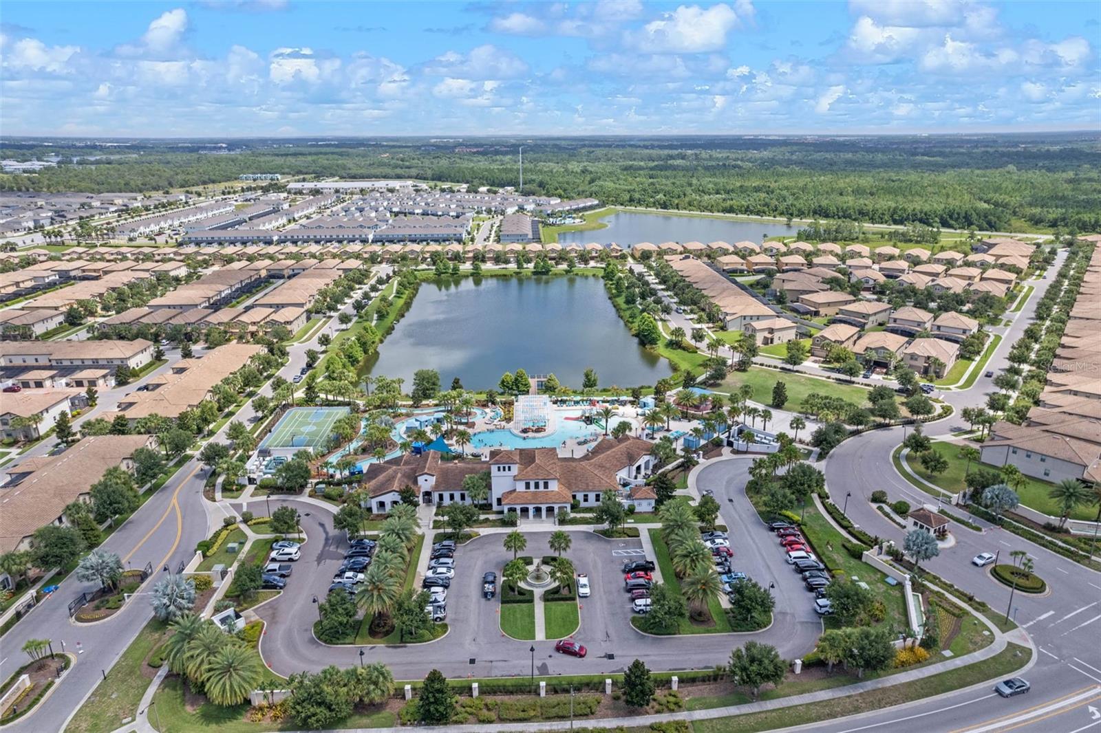 WINDSOR AT WESTSIDE - Residential