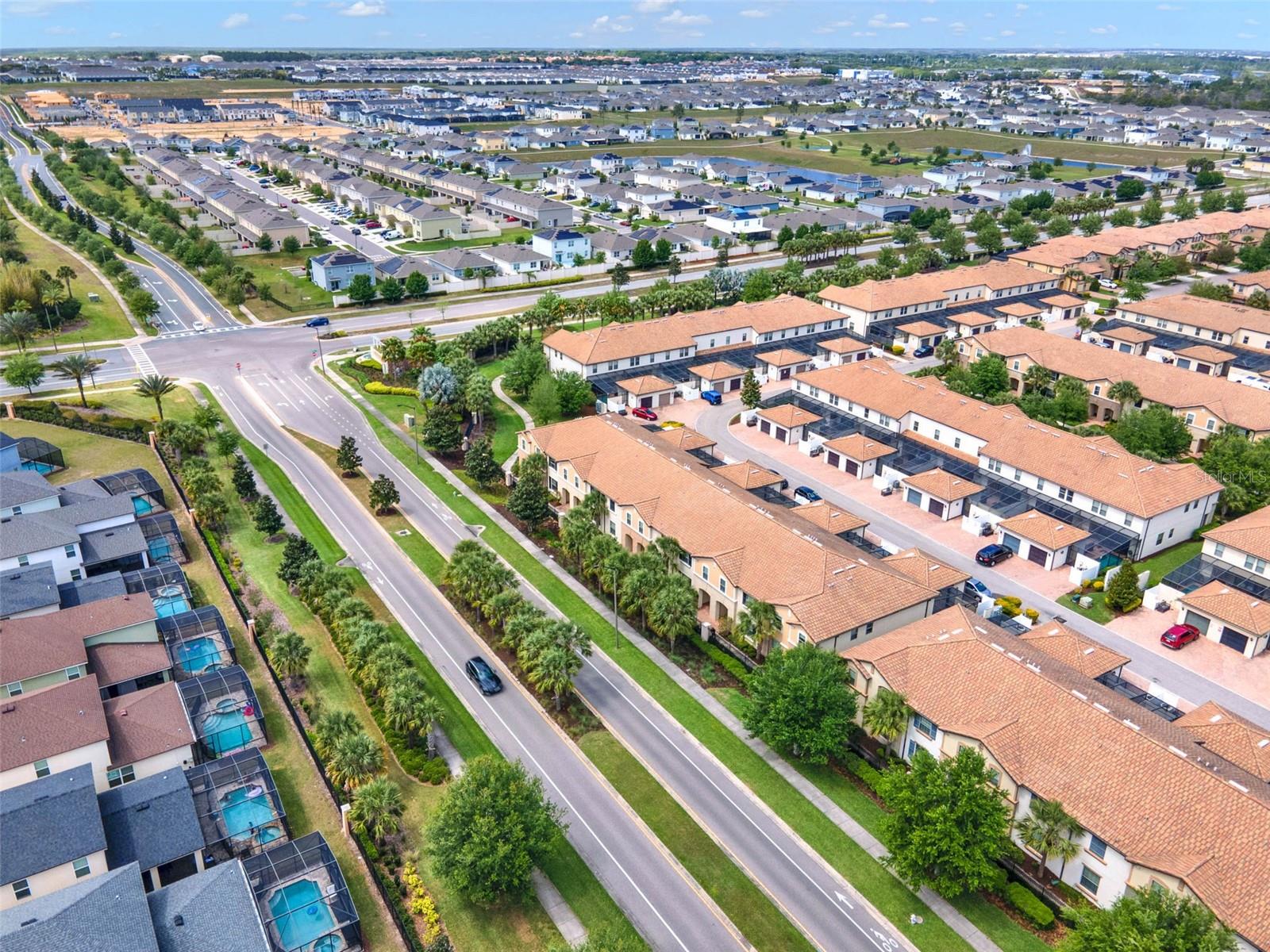 WINDSOR AT WESTSIDE - Residential