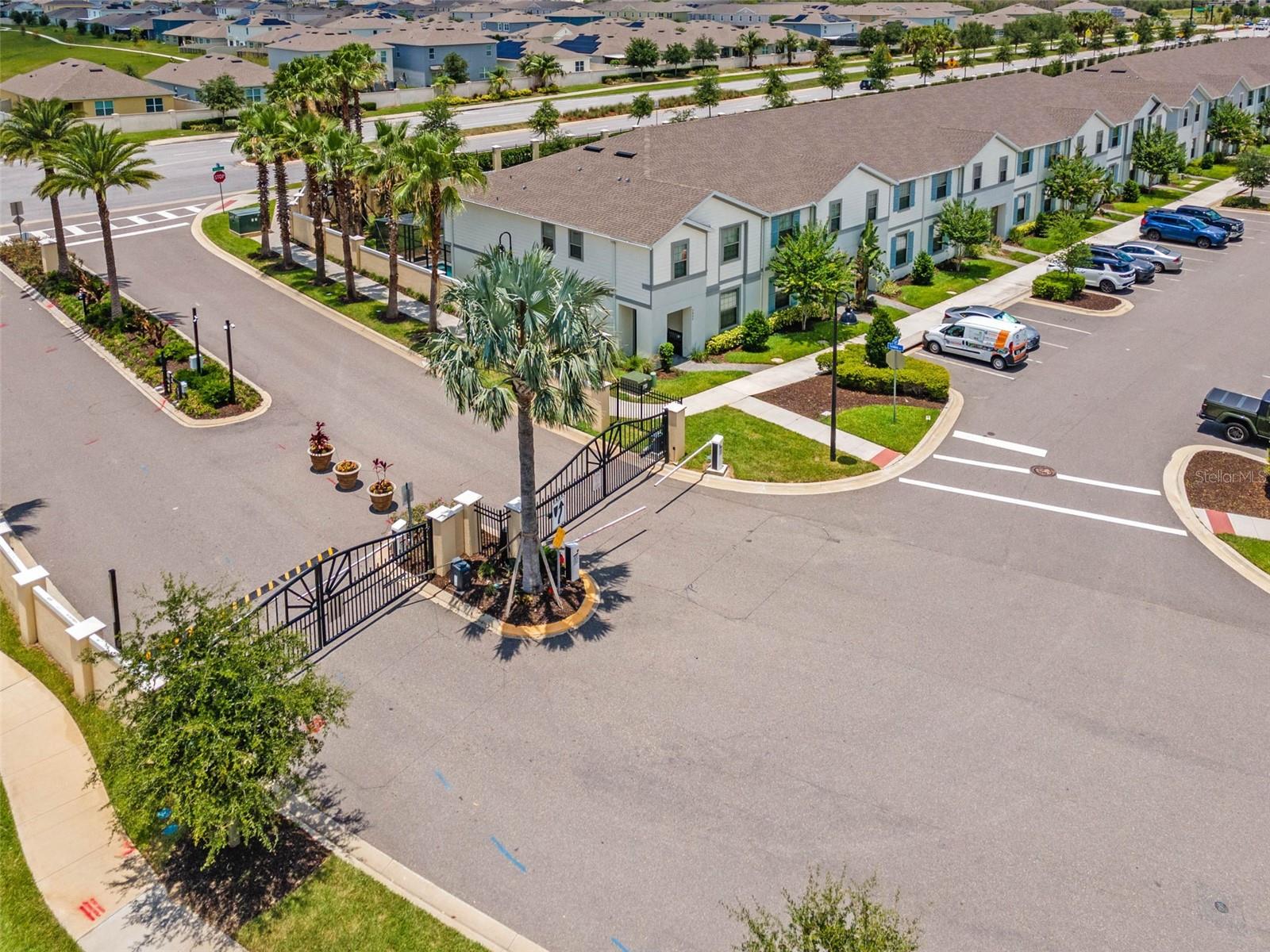 WINDSOR AT WESTSIDE - Residential