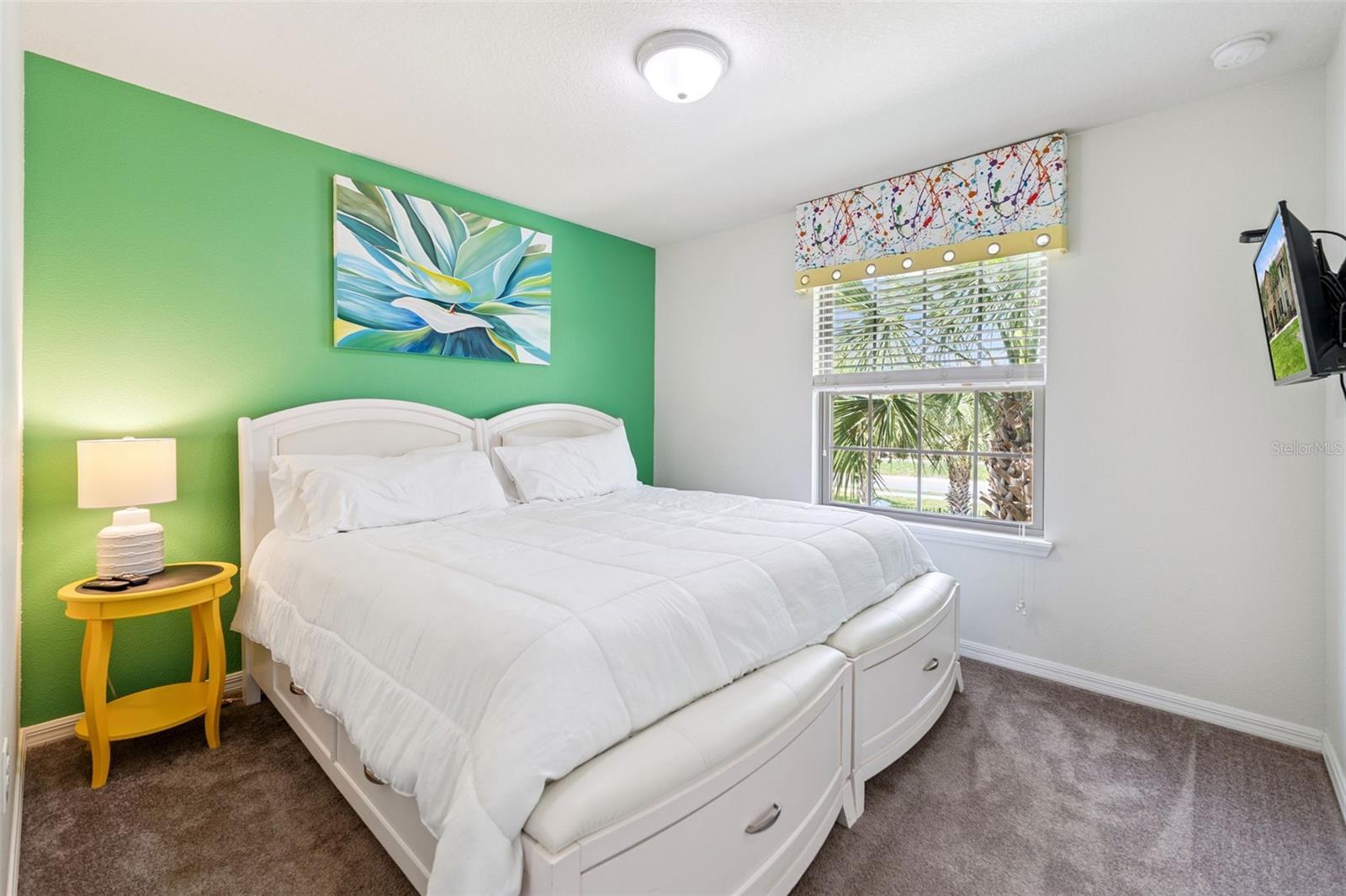 WINDSOR AT WESTSIDE - Residential