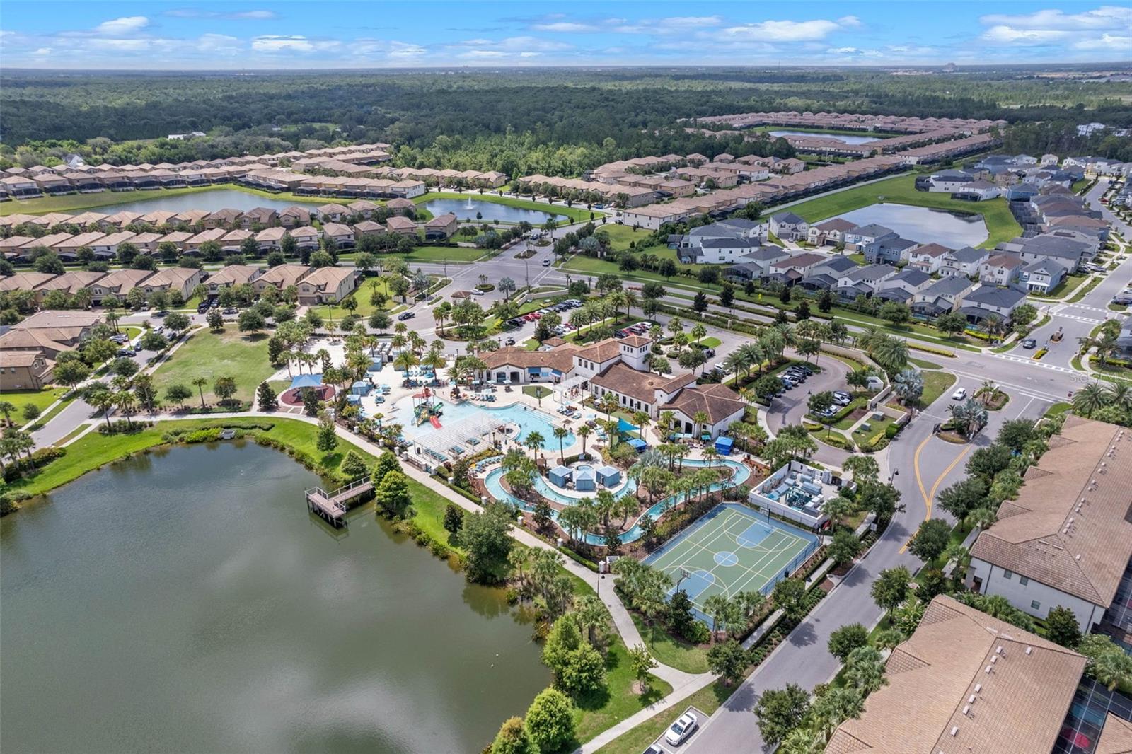 WINDSOR AT WESTSIDE - Residential