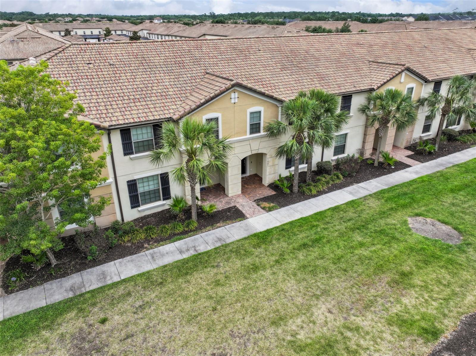 WINDSOR AT WESTSIDE - Residential