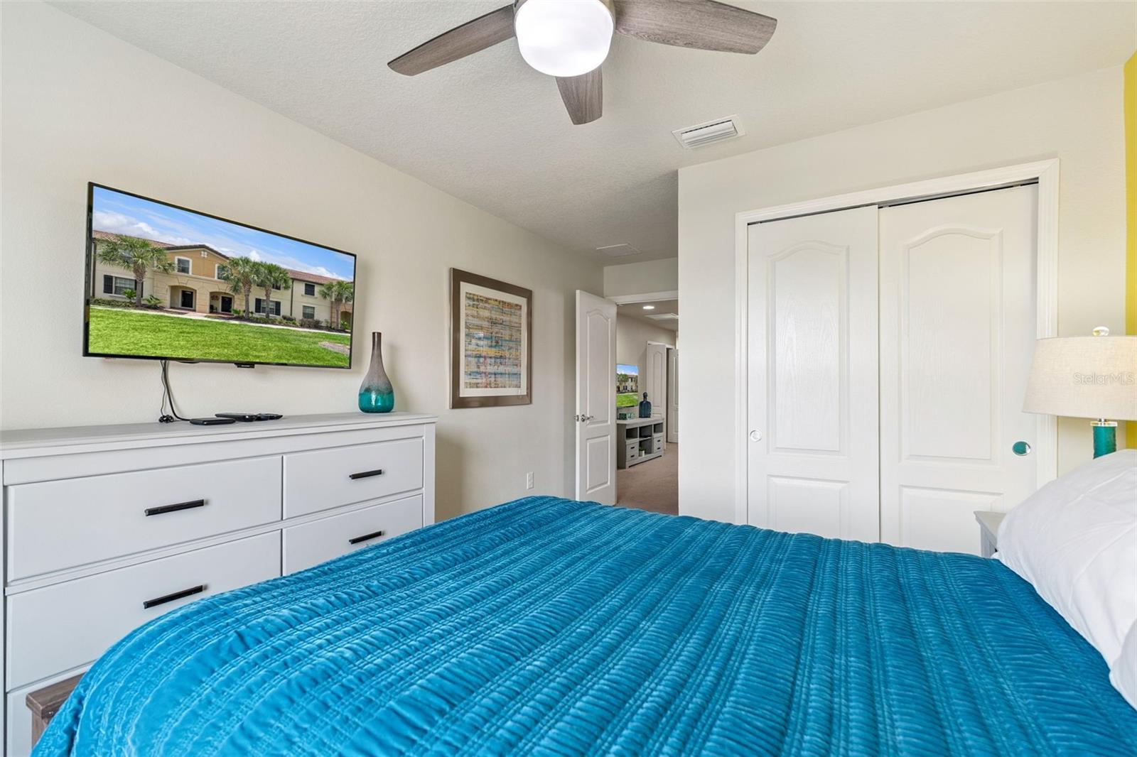 WINDSOR AT WESTSIDE - Residential