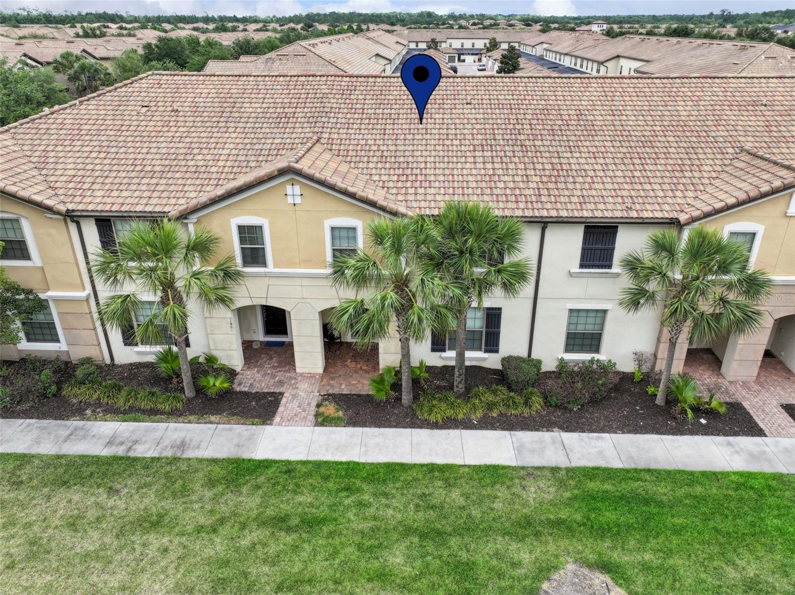 WINDSOR AT WESTSIDE - Residential