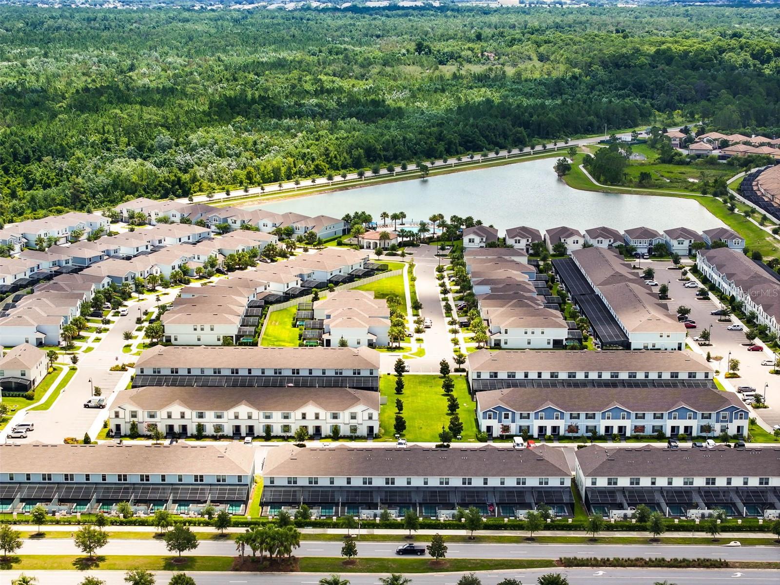 WINDSOR AT WESTSIDE - Residential