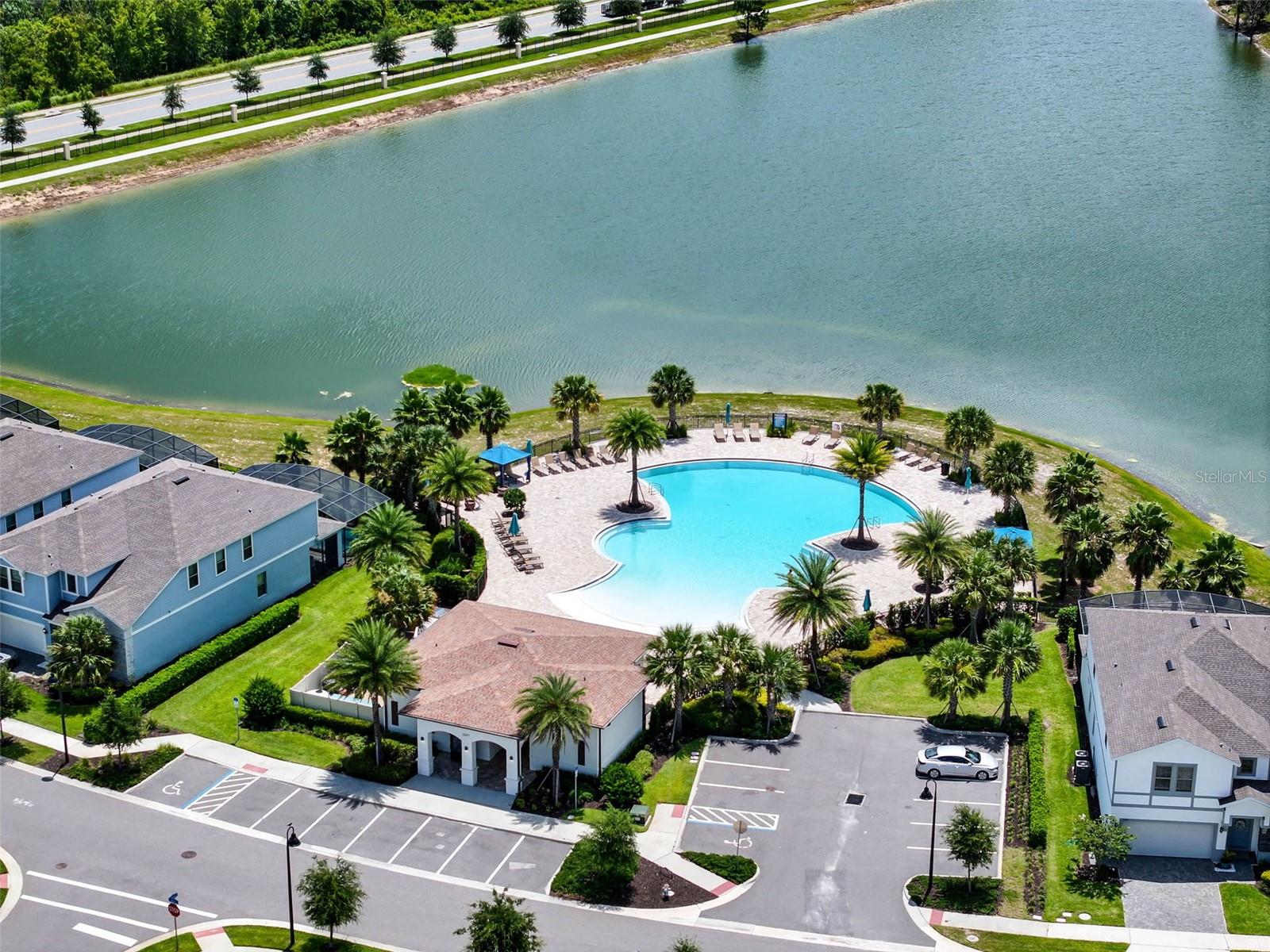 WINDSOR AT WESTSIDE - Residential