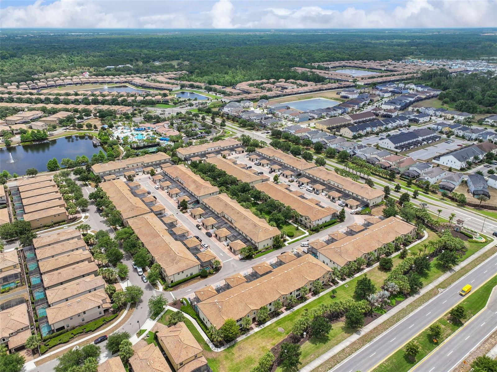WINDSOR AT WESTSIDE - Residential