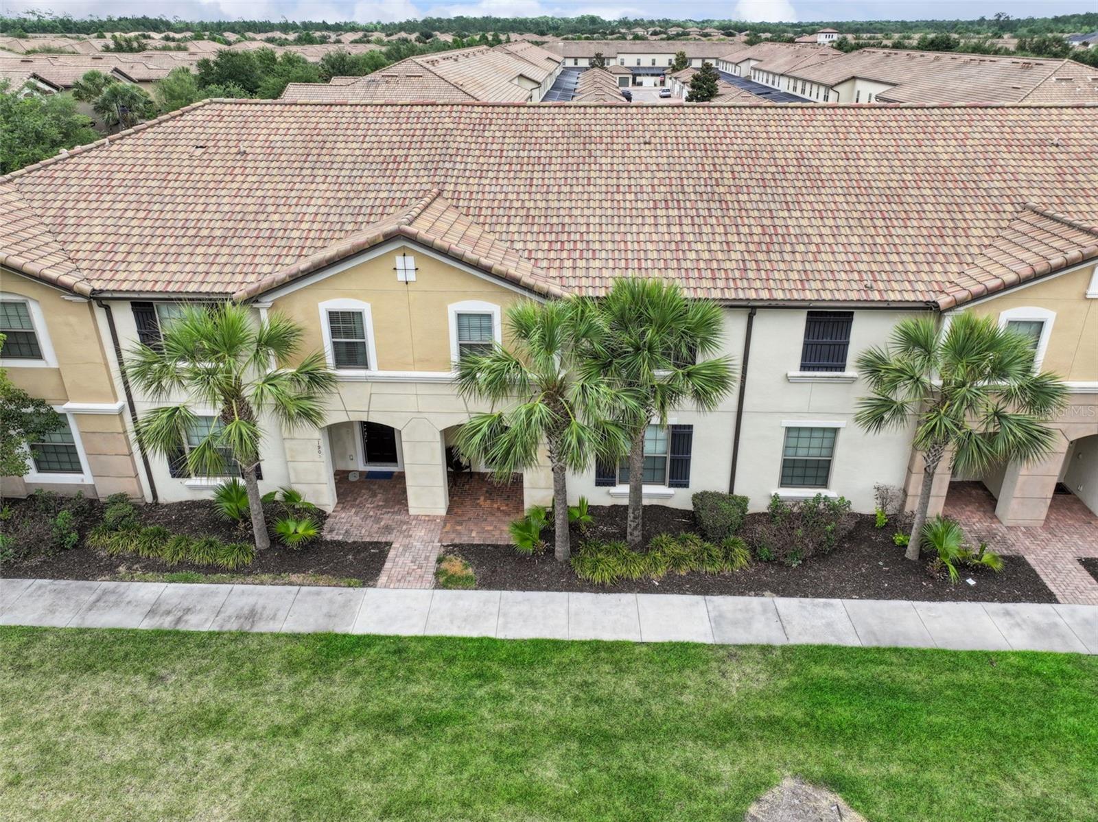 WINDSOR AT WESTSIDE - Residential