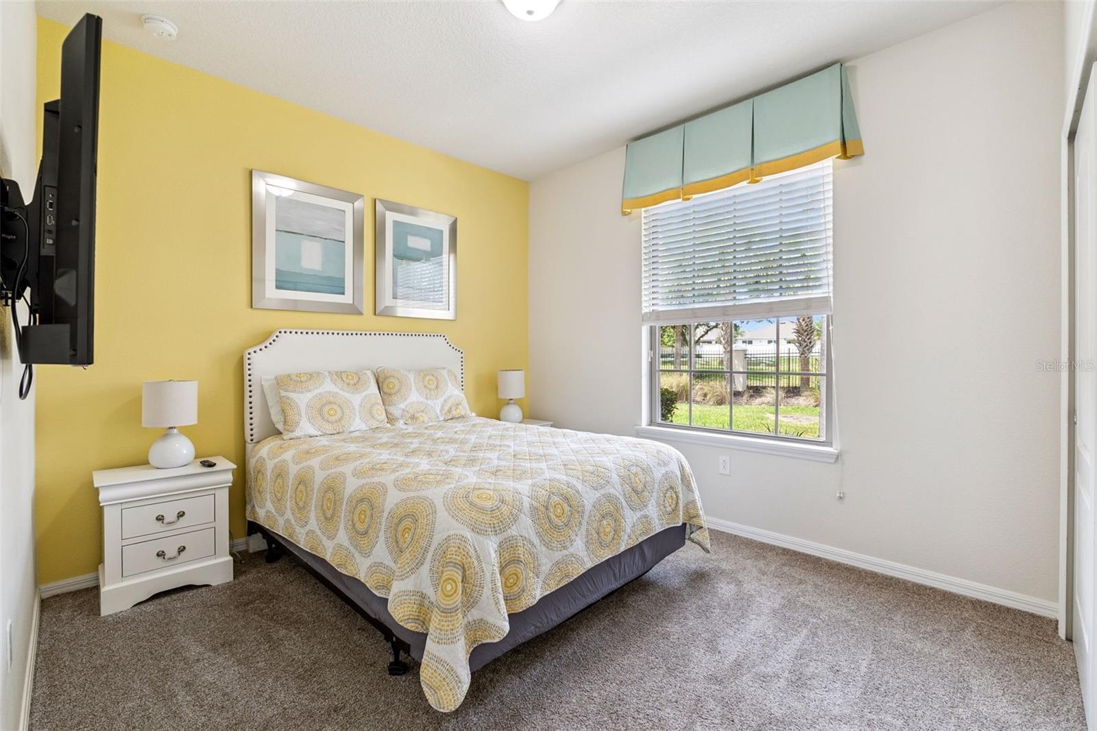 WINDSOR AT WESTSIDE - Residential