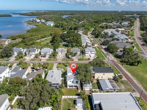 A home in PALM HARBOR