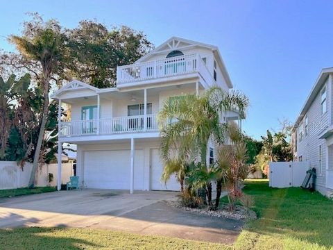 A home in PALM HARBOR